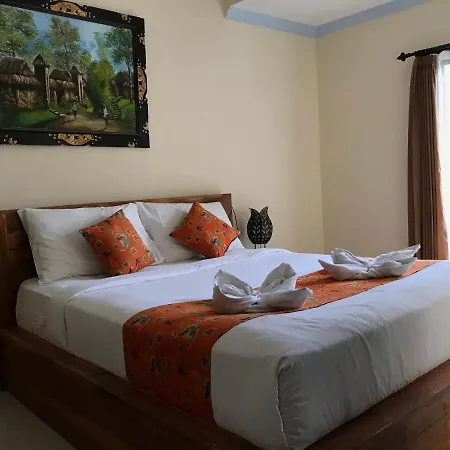 Kubu Loris Residence