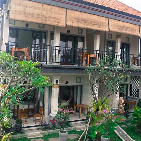 Kubu Loris Residence